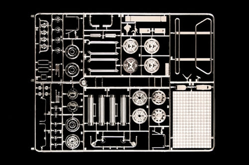 ITALERI 720 1/24 Truck Accessories with 3 Figures Model Kit