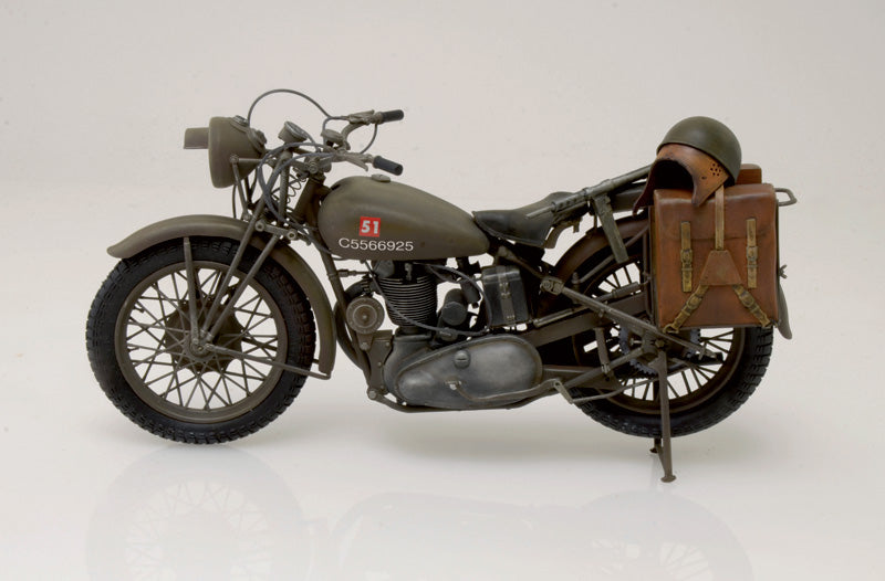 Italeri 7402 1/9 WWII Triumph 3WH Military Model Motorcycle Kit