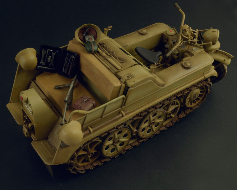 Italeri 7404 1/9 WWII SdKfz2 Kleines Type HK10 Model Kit
