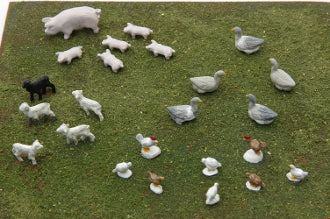 JL Innovative Design 338 HO Scale 24 Piece Small Animal Farmyard