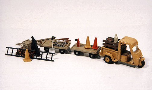 JL Innovative Design 925 HO Scale Cushman Trucksters with Carts and Detail Set