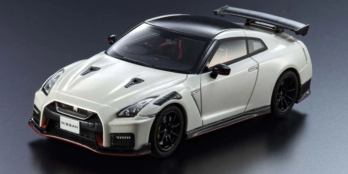 Kyosho Diecast KSR43108W 1/43 Scale Nissan GT-R NISMO 2022  (White)
