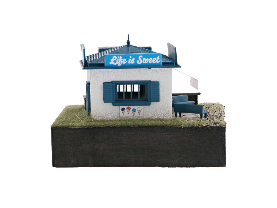 Lionel 2167060 HO Scale Ice Cream Shop Kit