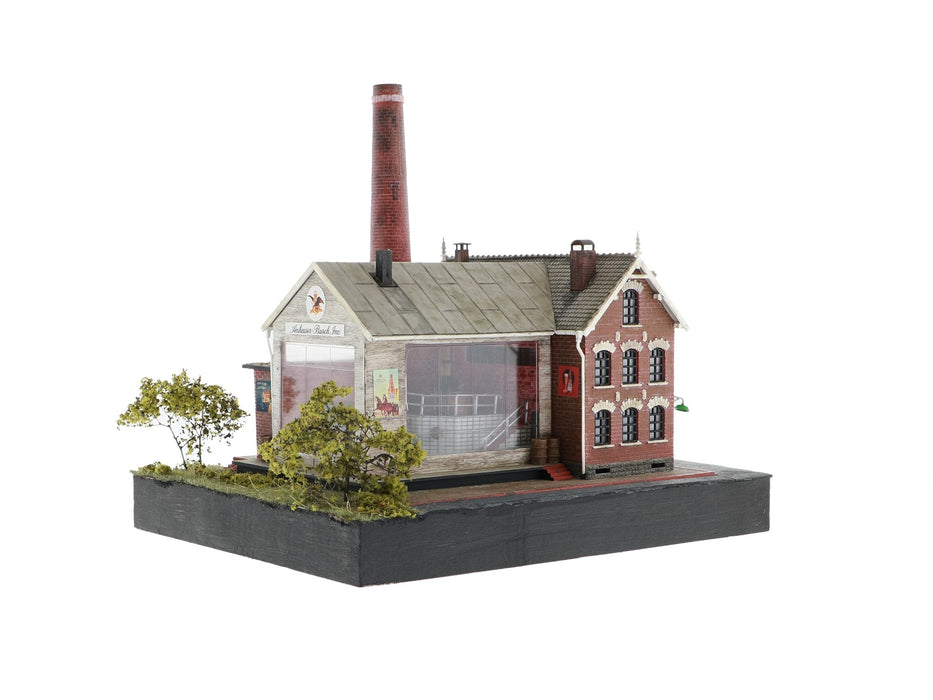 Lionel 2167110 HO Scale Anheuser Busch Brewery Kit