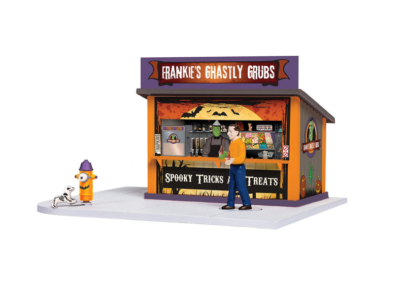 Lionel 2529250 O Gauge Halloween Concession Stand (Plug-Expand-Play)