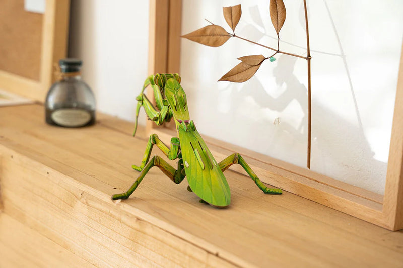 Make Bug C0013 Giant Praying Mantis 3D Kraft Paper Puzzle