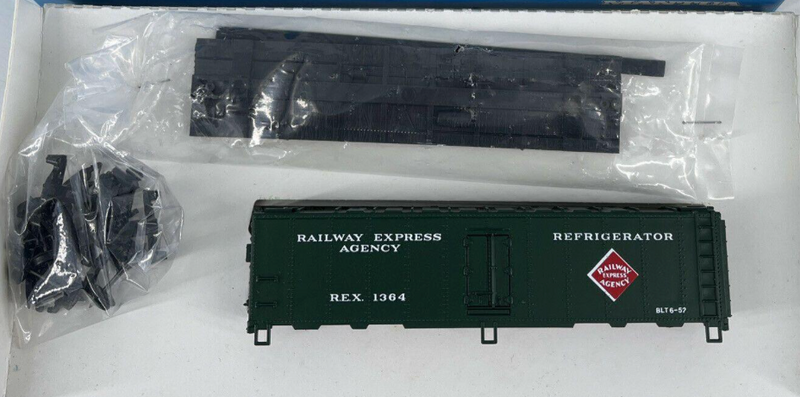 Mantua Heavies 733-131 HO Scale 40' Reefer Car Kit REA 1364 - NOS