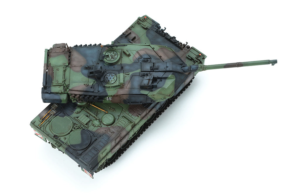 Meng Model 72002 1/72 Scale German Leopard 2A7 Battle Tank Kit