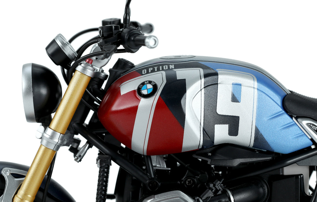Meng Model MT-003T 1/9 BMW R nineT Option 719 Mars Red/ Cosmic Blue Model Kit