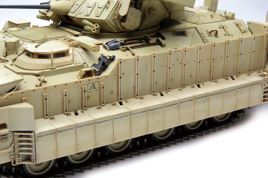 Meng Model SS-004 1/35 M2A3 Bradley with BUSK III Model Kit