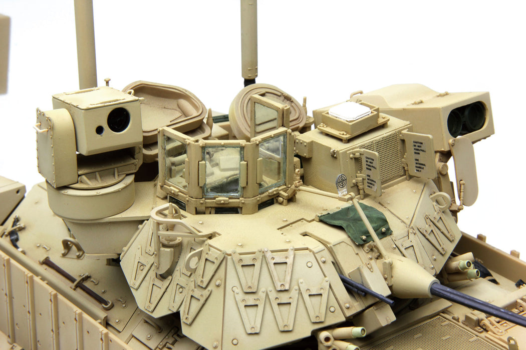 Meng Model SS-004 1/35 M2A3 Bradley with BUSK III Model Kit