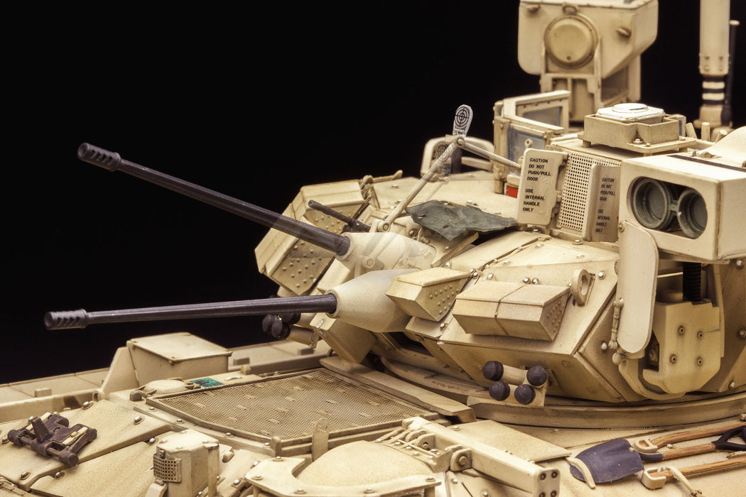 Meng Model SS-006 1/35 M2A3 Bradley with BUSK III Model Kit