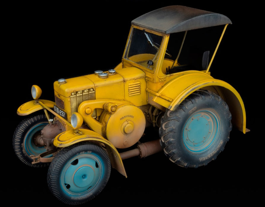 MiniArt 24007 1/24 German D8532 Traffic Tractor Mod. 1950 Model Kit