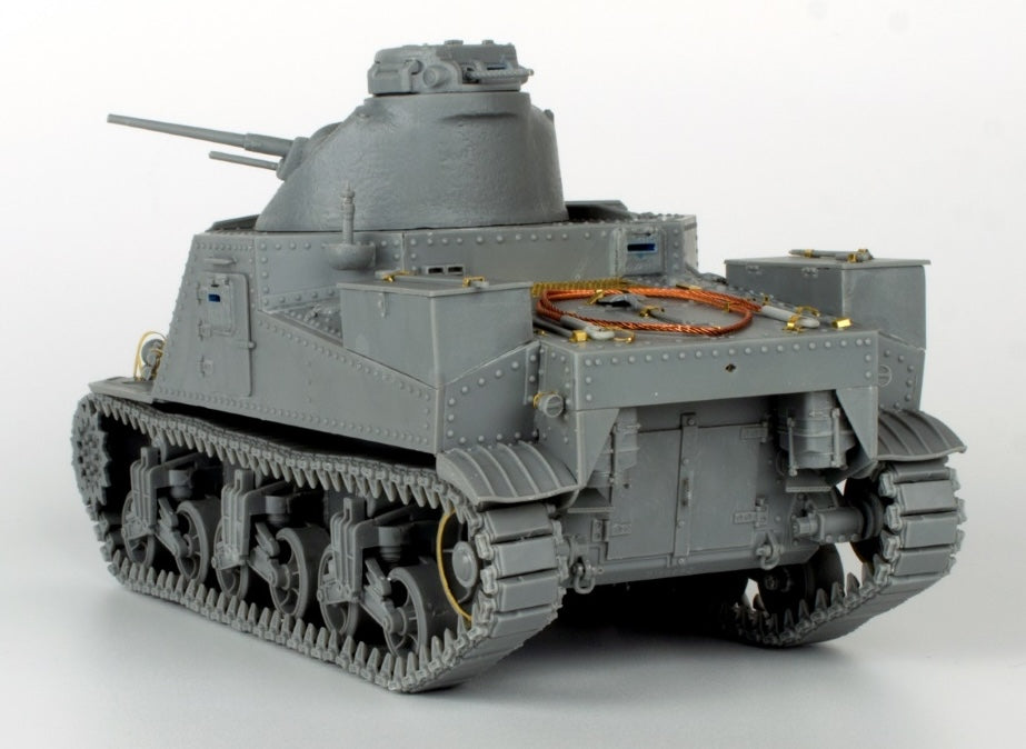 MiniArt 35209 1/35 M3 Lee Mid Production Tank with Interior Model Kit
