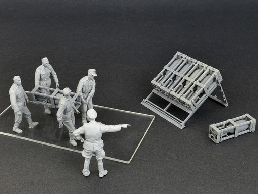 MiniArt 35273 1/35 WWII German Schweres Wurfgerat Rocket Launcher and Figures Model Kit