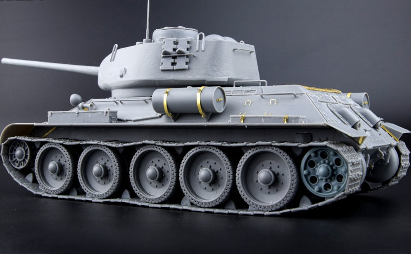 MiniArt 35294 1/35 T-34/85 Plant 112 1944 with Interior Model Tank Kit