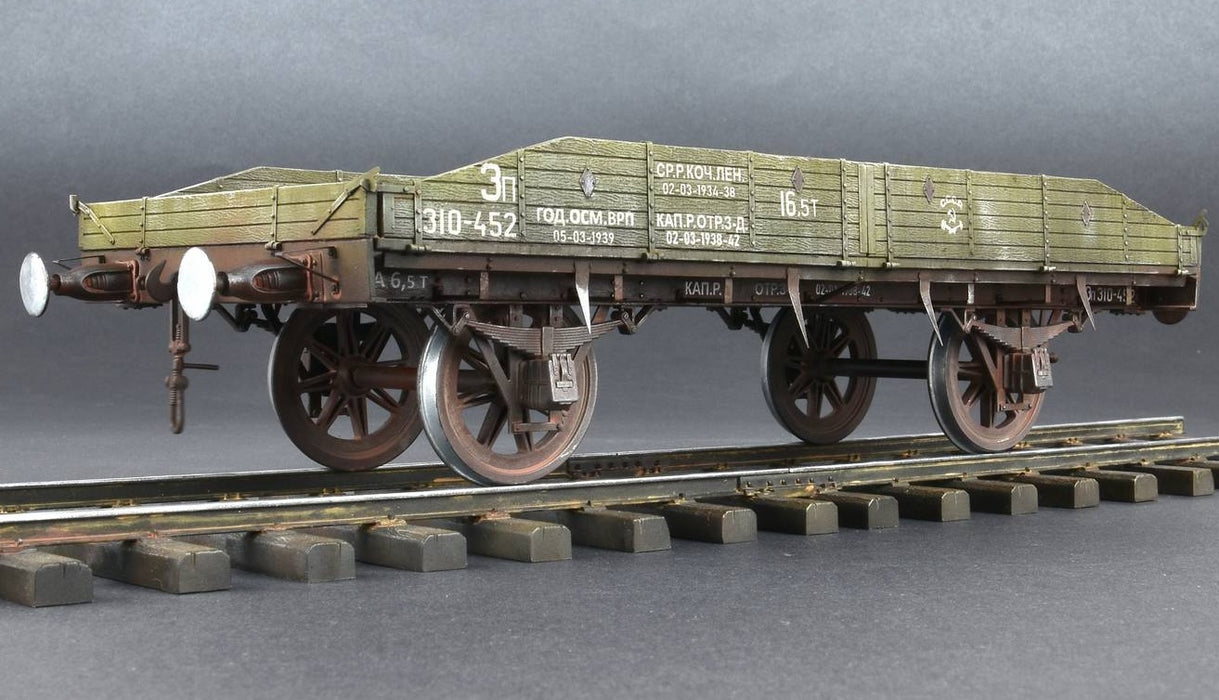 MiniArt 35303 WWII Soviet Railway Flatbed 16,5-18t Plastic Model Kit