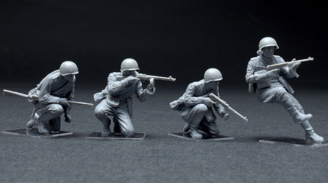MiniArt 35310 1/35 WWII Soviet Infantry: Tank Riders Set 2 Figures Model Kit