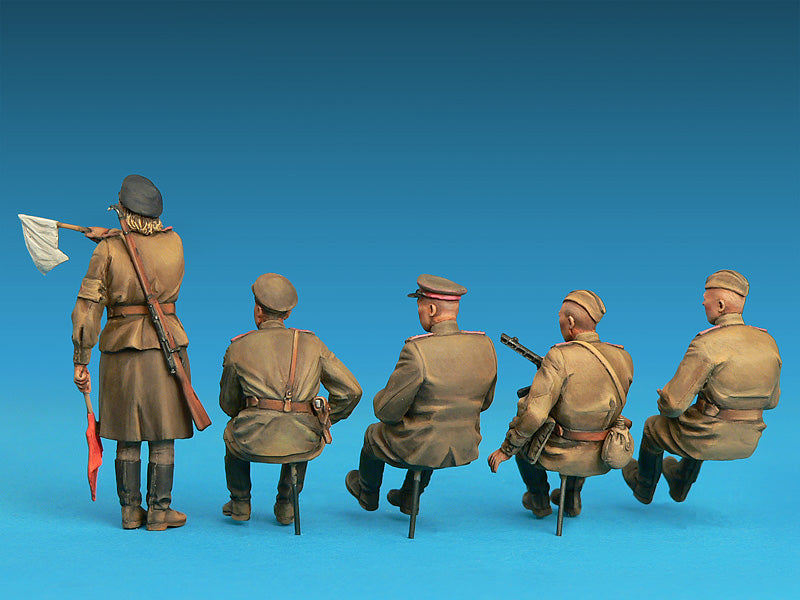 MiniArt 35313 1/35 Soviet Jeep Crew (Special Edition) Figures Model Kit