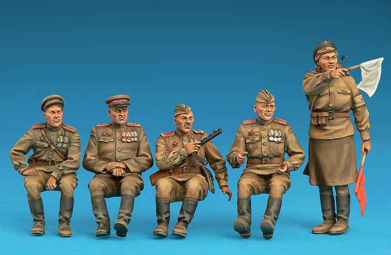 MiniArt 35313 1/35 Soviet Jeep Crew (Special Edition) Figures Model Kit