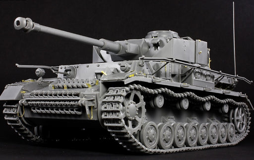 MiniArt 35333 1/35 Pz.Kpfw. IV Ausf G Last/H Early Nibelungenwerk Prod. 1943 (2in1 with Interior) Model Kit