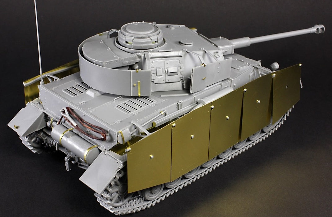MiniArt 35333 1/35 Pz.Kpfw. IV Ausf G Last/H Early Nibelungenwerk Prod. 1943 (2in1 with Interior) Model Kit