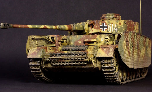 MiniArt 35339 1/35 German Pz.Kpfw.IV Ausf.J Nibelungenwerk Mid Prod. 1944 with Interior Model Tank Kit