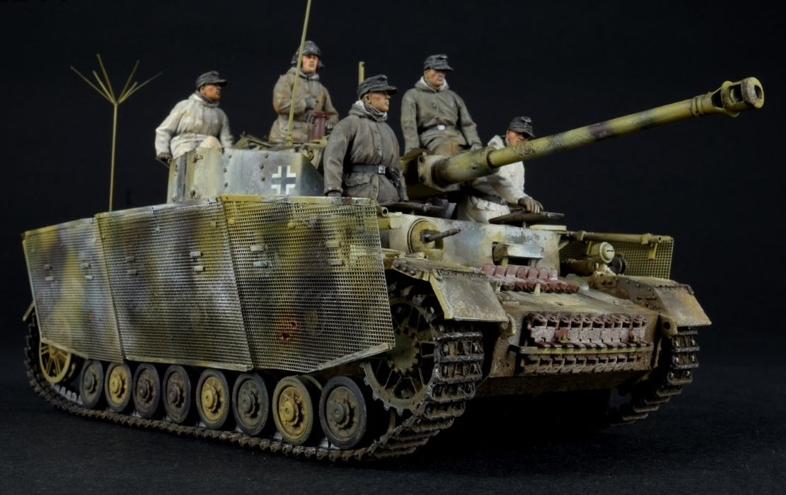MiniArt 35344 1/35 German Pz.Beob.Wg IV Ausf J Last Prod. with Crew Model Tank Kit
