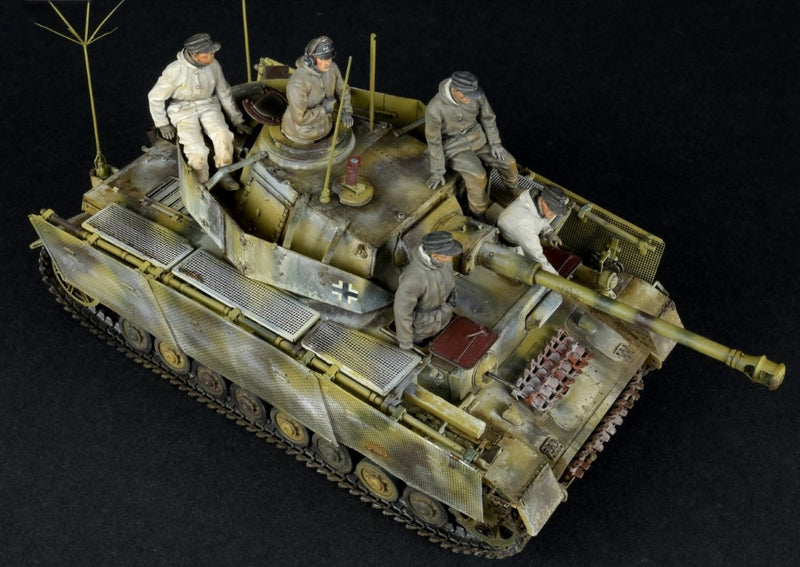 MiniArt 35344 1/35 German Pz.Beob.Wg IV Ausf J Last Prod. with Crew Model Tank Kit