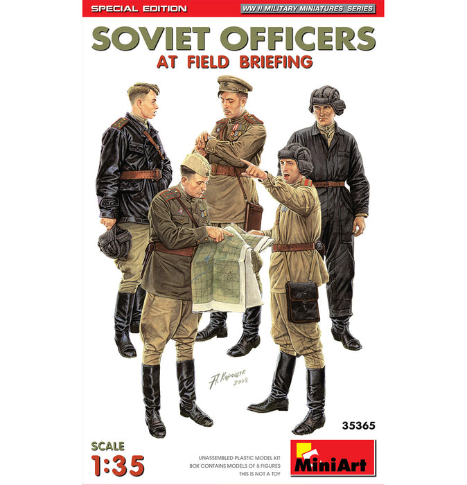 MiniArt 35365 1/35 WWII Soviet Officers at Field Briefing Figures Model Kit