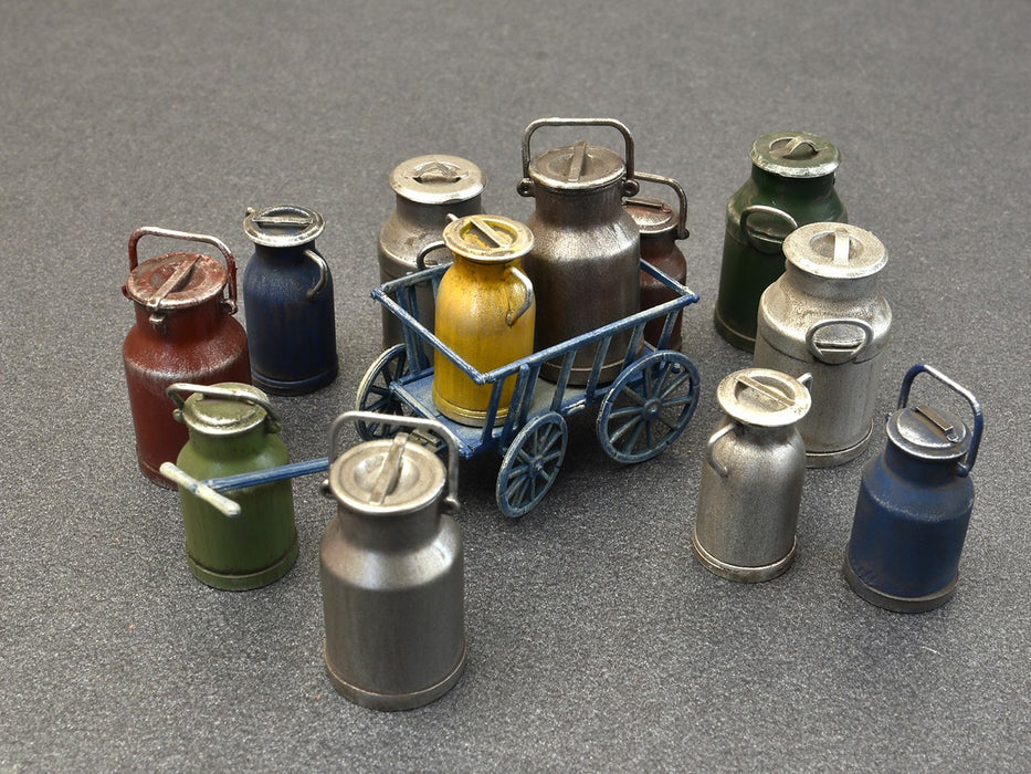 MiniArt 35580 1/35 Milk Cans with Small Cart Model Kit