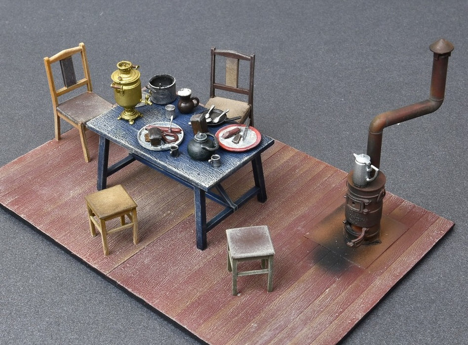 MiniArt 35584 1/35 East European Home Stuff Model Kit