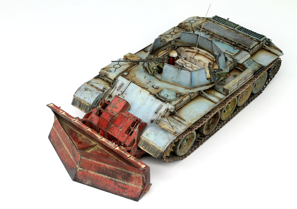 MiniArt 37028 1/35 SLA APC T-54 with Dozer Blade and Interior Model Kit