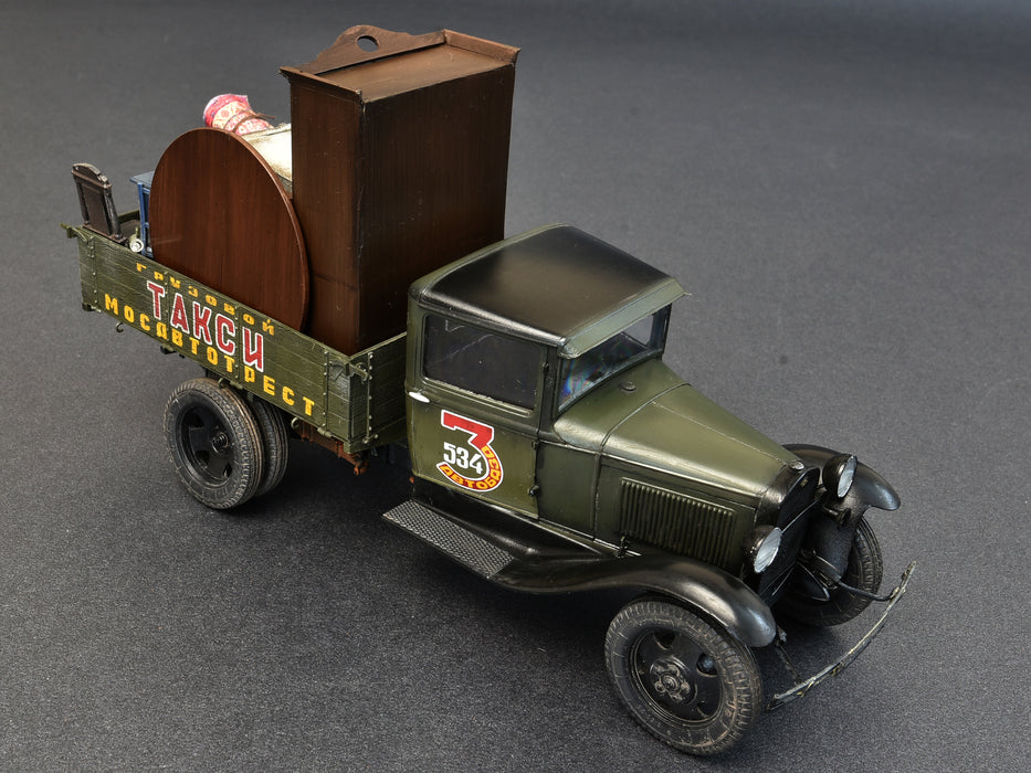 MiniArt 38013 1/35 Soviet 1.5 Ton Cargo Truck Model Kit