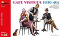MiniArt 38058 1/35 19430-1940s Cafe Visitors with Waiter Model Kit