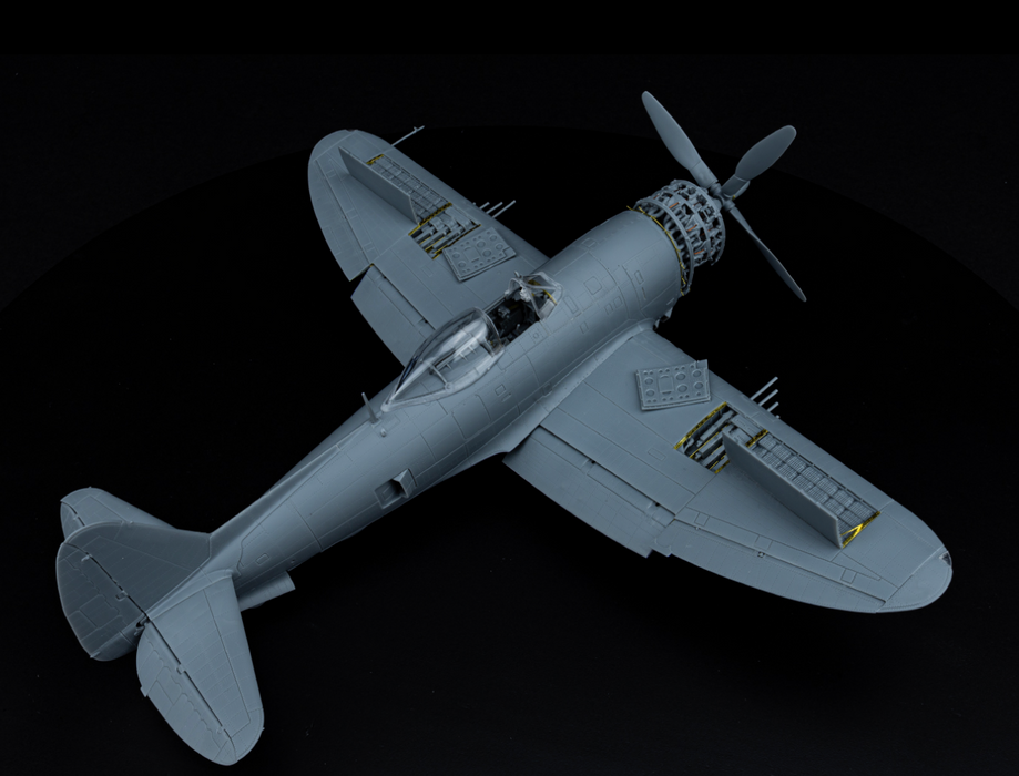 MiniArt 48029 1/48 P47D-30RA Thunderbolt Advanced Model Kit