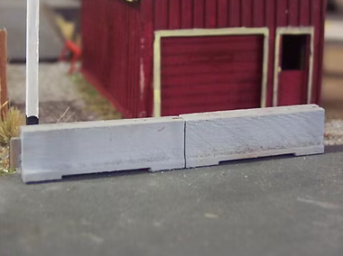 Osborn Model Kits 1087 HO Scale Concrete Barriers Kit (16 Pack)