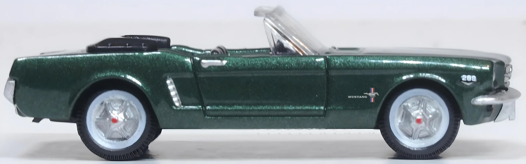 Oxford Diecast 87MU65006 HO Scale 1965 Ford Mustang Convertible - Ivy Green