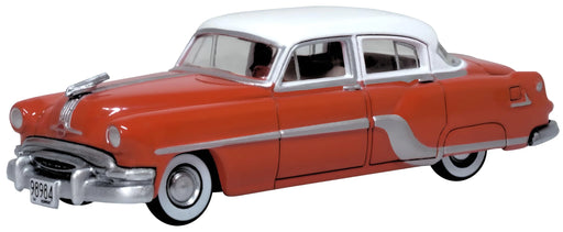 Oxford Diecast 87PC54004 HO Scale (1:87) 1954-1965 Pontiac Chieftain Coral Red and Winter White