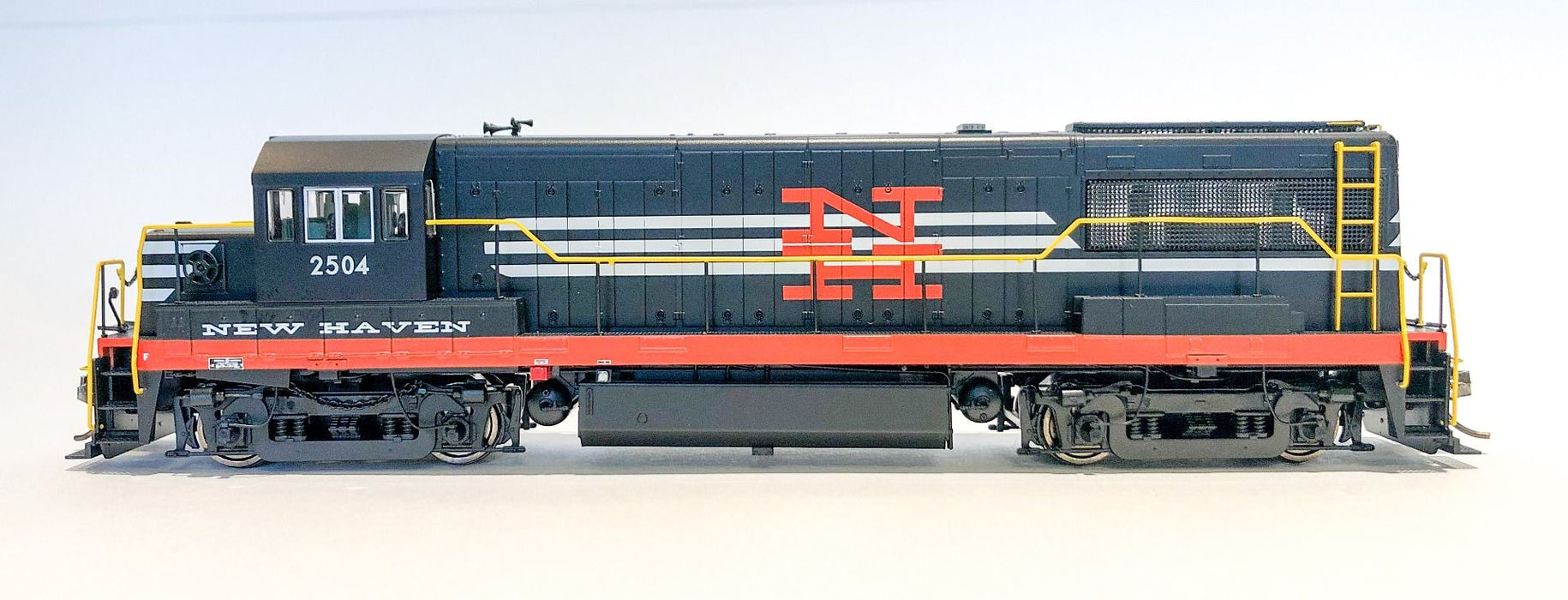 Rapido 35513 HO Scale GE U25B New Haven NH 2500 with DCC and Sound