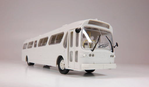 Rapido 753110 HO Scale Deluxe New Look Suburban Bus - GO Transit (Late) 1046