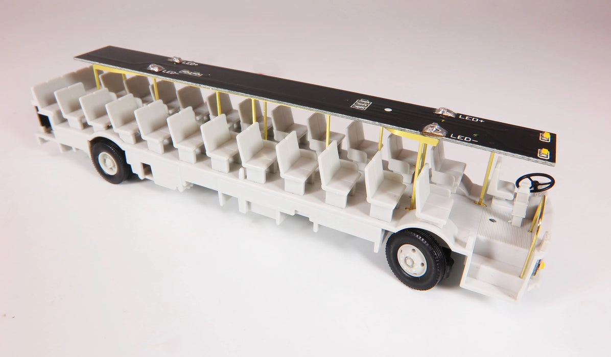 Rapido 753112 HO Scale Deluxe New Look Suburban Bus - Golden Gate 866