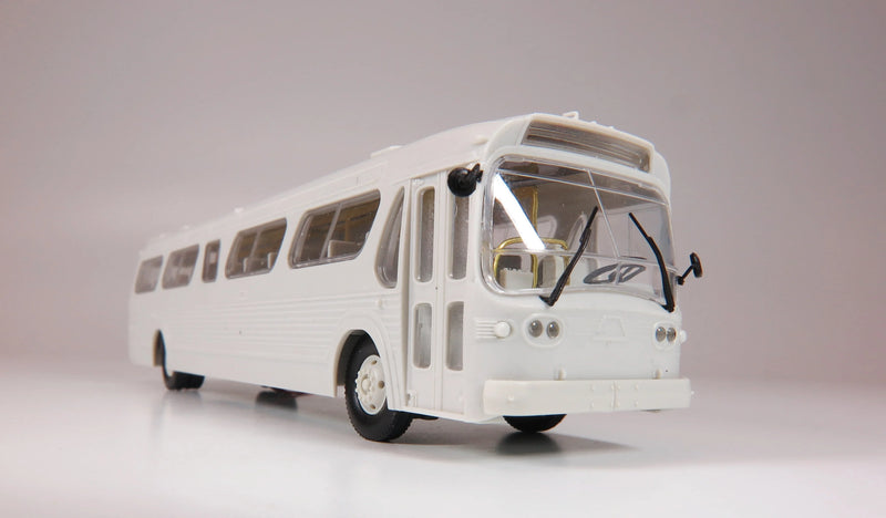 Rapido 753118 HO Scale Deluxe New Look Suburban Bus - Greyhound 9601