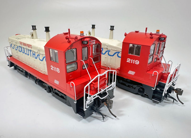 Rapido Trains HO Scale EMD SW9 2-pack: Soo Line - Red & White