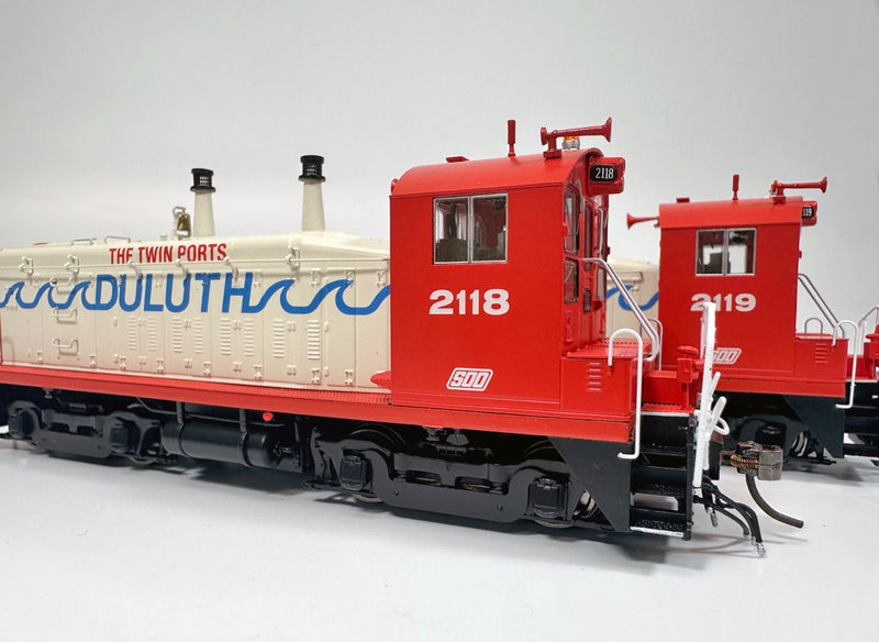Rapido Trains HO Scale EMD SW9 2-pack: Soo Line - Red & White