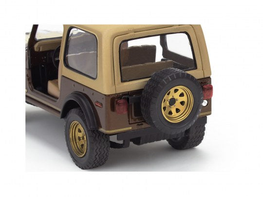 Revell 14547 1/25 1977 Jeep CJ-7  Plastic Skill Level 5 Model Kit