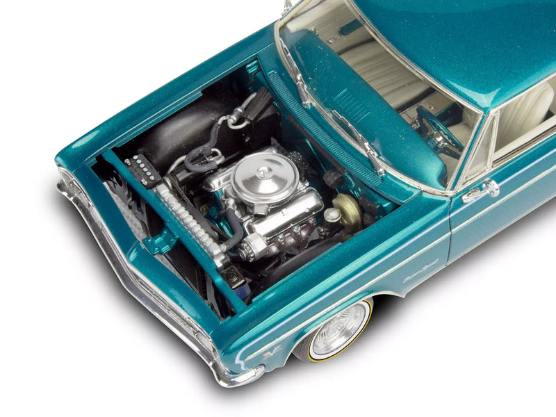 Revell 85-4497 1/25 '66 Chevy Impala SS 396 2n1 Model Kit