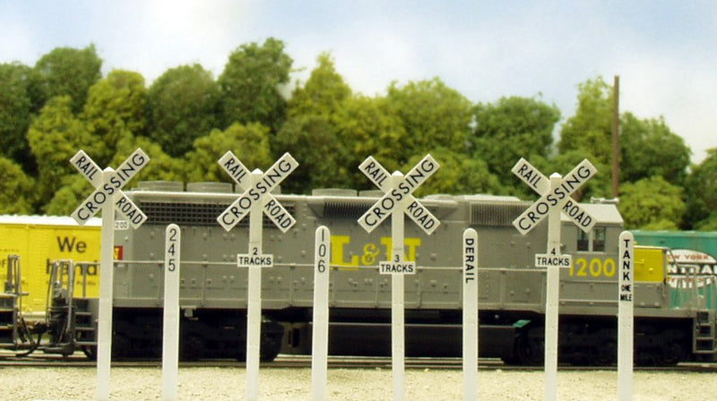 Rix Products 628-0660 HO Scale Crossbucks & Milepost Set