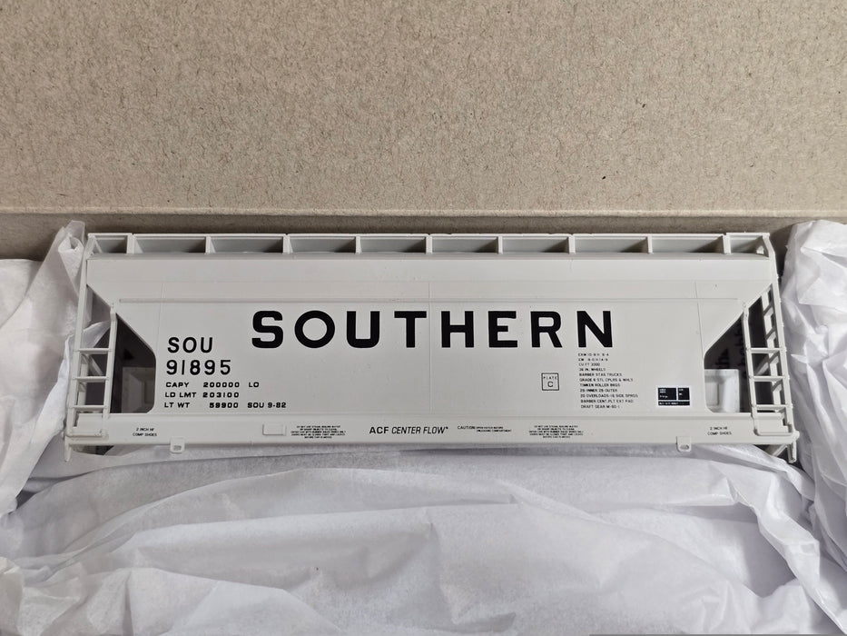 Accurail 2213 HO ACF 2-Bay Covered Hopper Kit Southern Railway 91895