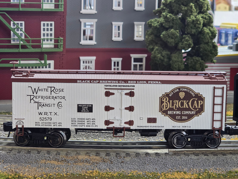 Ready Made Trains (RMT) 86199-151 O Scale 36' Wood Side Reefer Car Black Cap Brewing